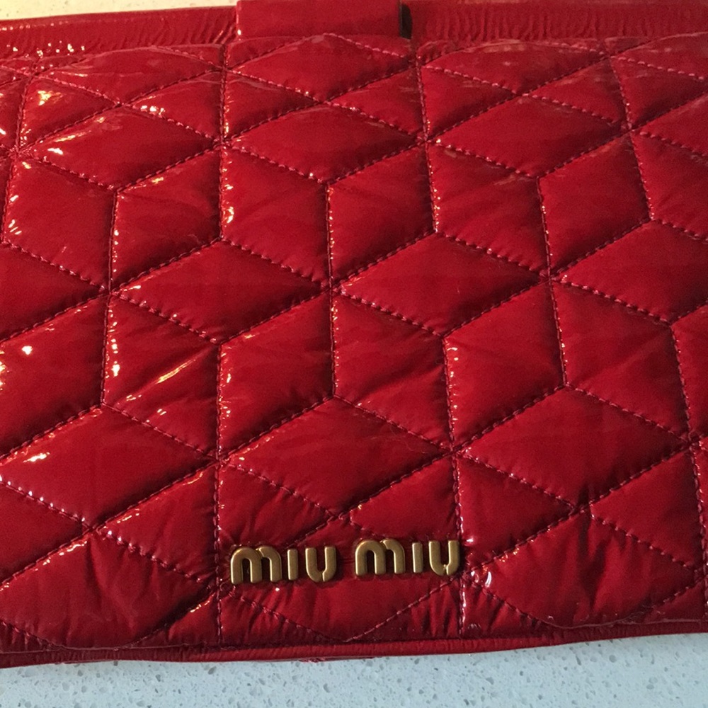 NEW Never Used MiuMiu Red Clutch bag. Matelassé leather clutch bag - Picture 10 of 15